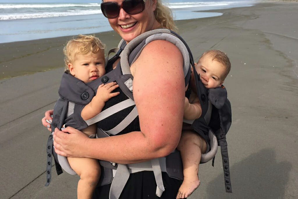 Reviews : Ergobaby 360 Cool Air Mesh Baby Carrier with Twins!