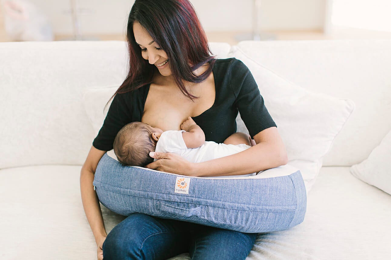 Everything You Need To Know About the Ergobaby Natural Curve Nursing Pillow